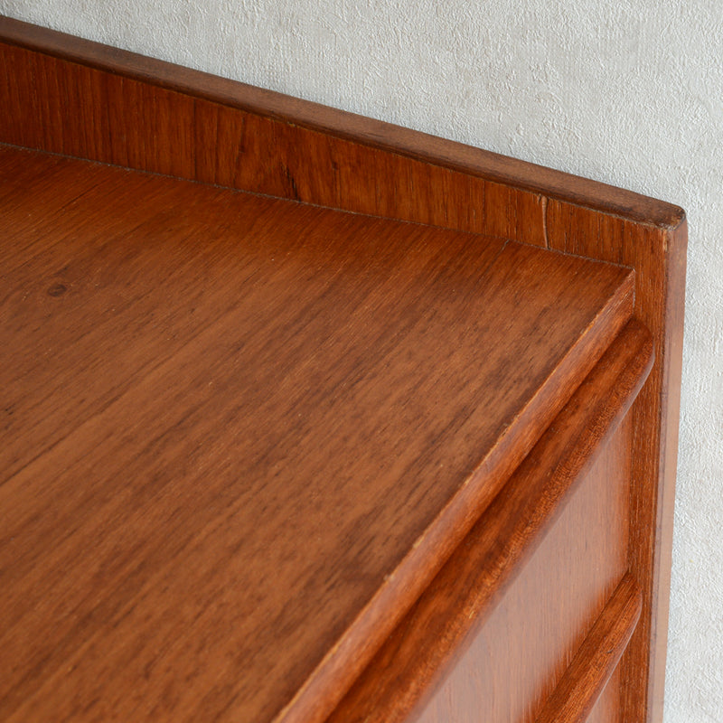 デンマーク　ヴィンテージ チークチェスト 3段　3-2