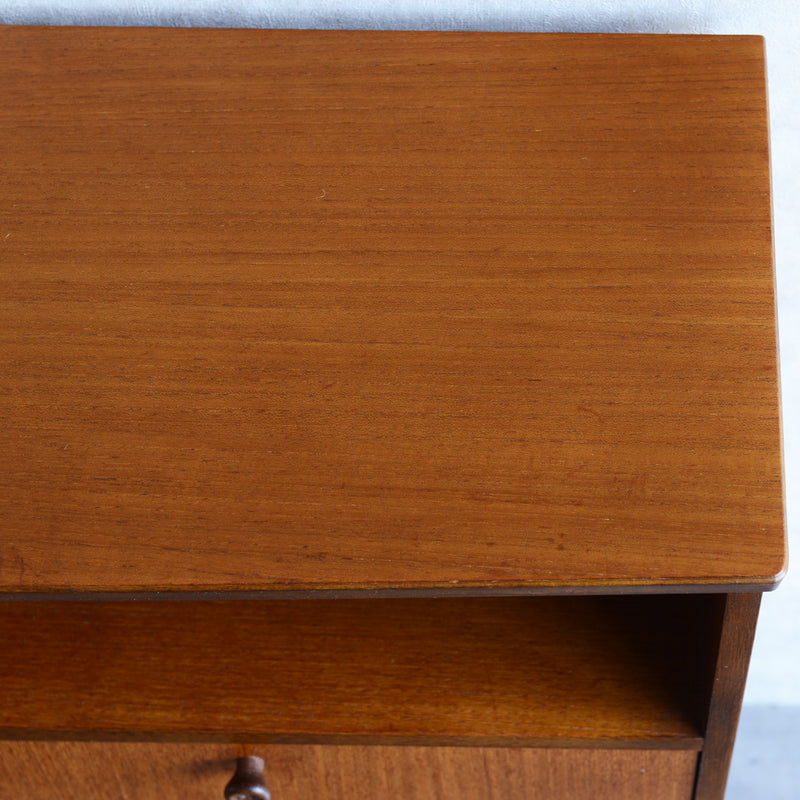 イギリスヴィンテージ ガラス扉　キャビネット012