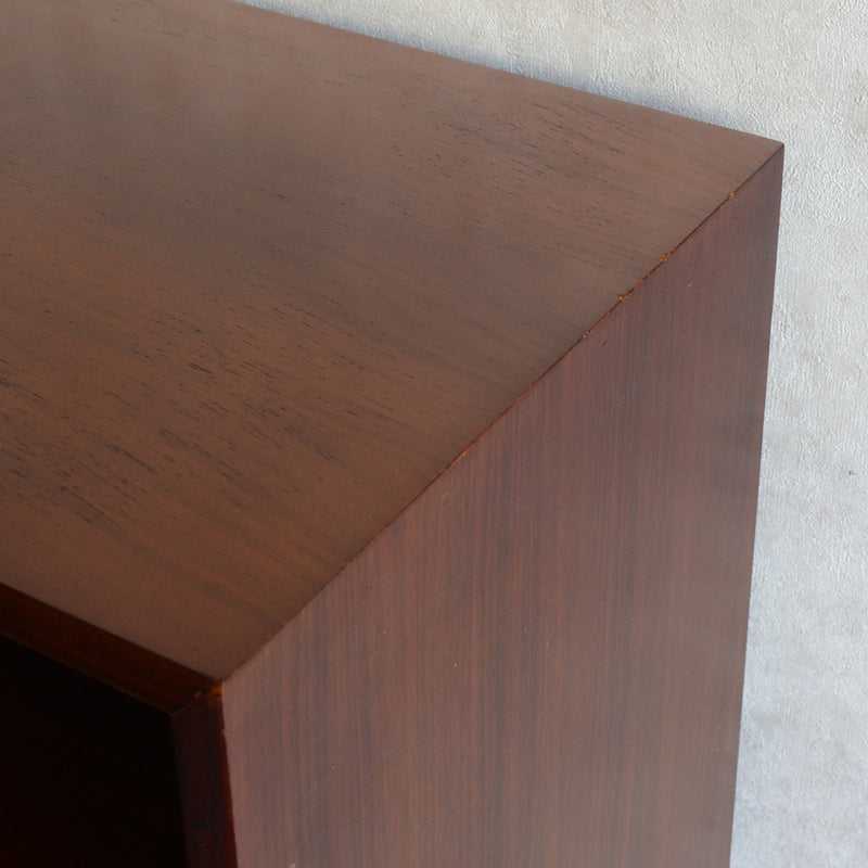 Meredew メレデュー　ガラス キャビネット 25 (木扉付）