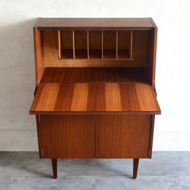 EON(Elliotts of Newbury） チークビューロー 07