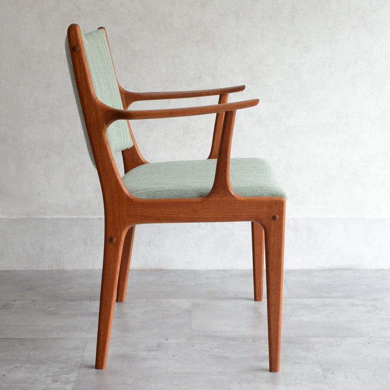 Johannes Andersen（ヨハネス・アンダーセン）ヴィンテージ アームチェア