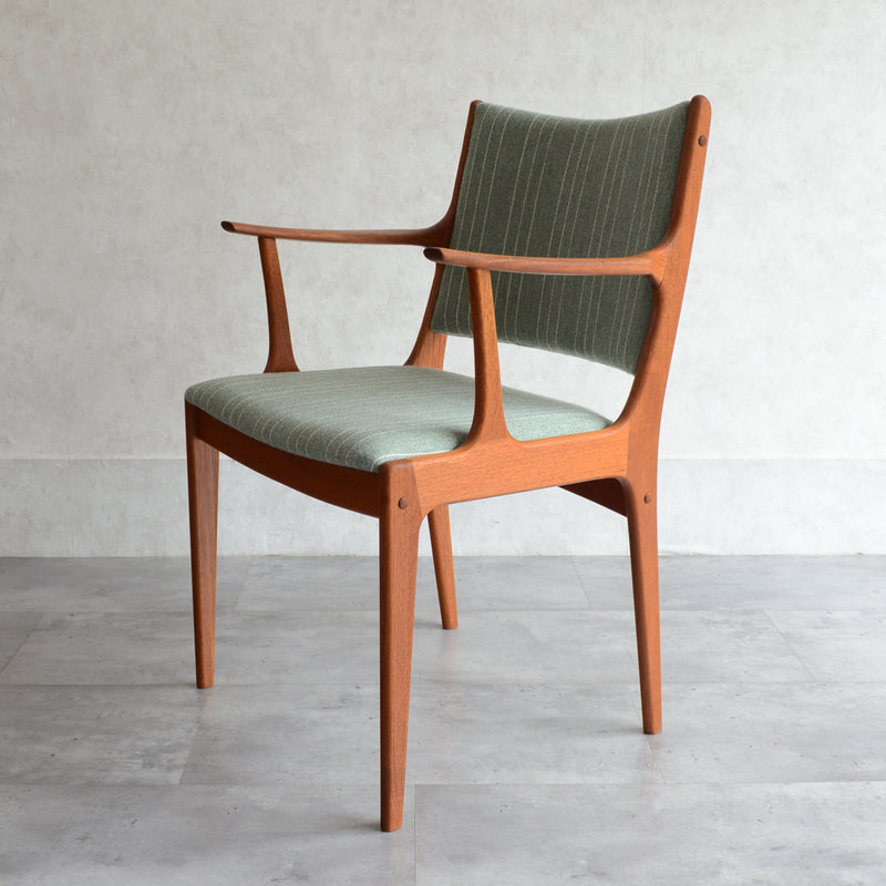 Johannes Andersen（ヨハネス・アンダーセン）ヴィンテージ アームチェア