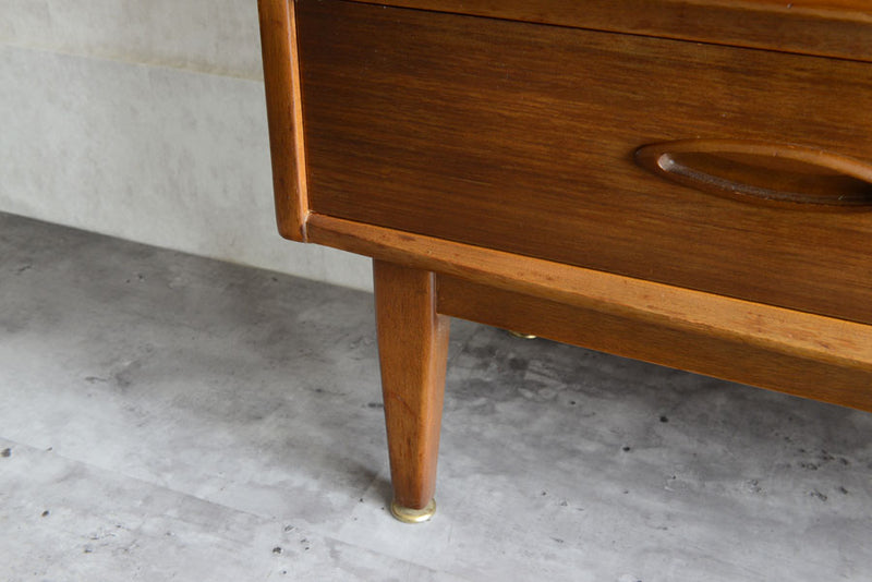 Jentique ジェンティーク　 ナロー　カップボード①