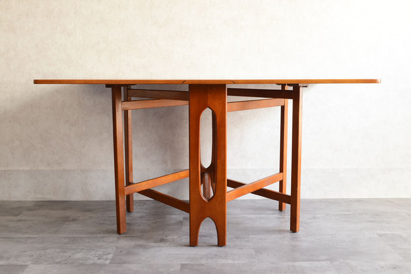 Jentique　ジェンティーク　ゲートレッグダイニングテーブル01