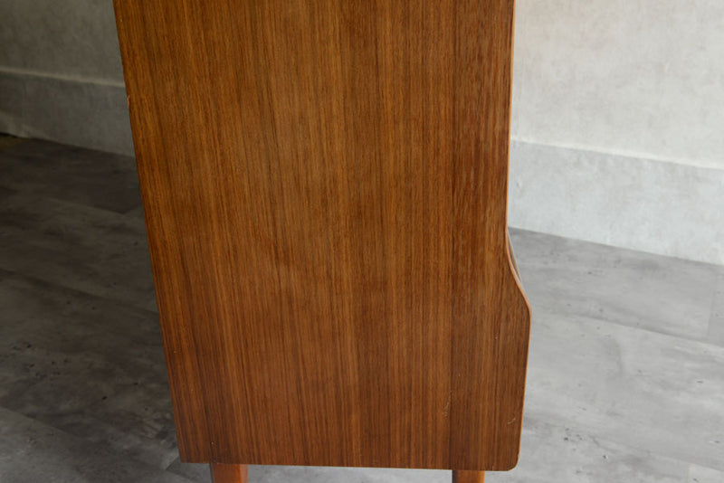 Jentique ジェンティーク　 ナロー　カップボード①