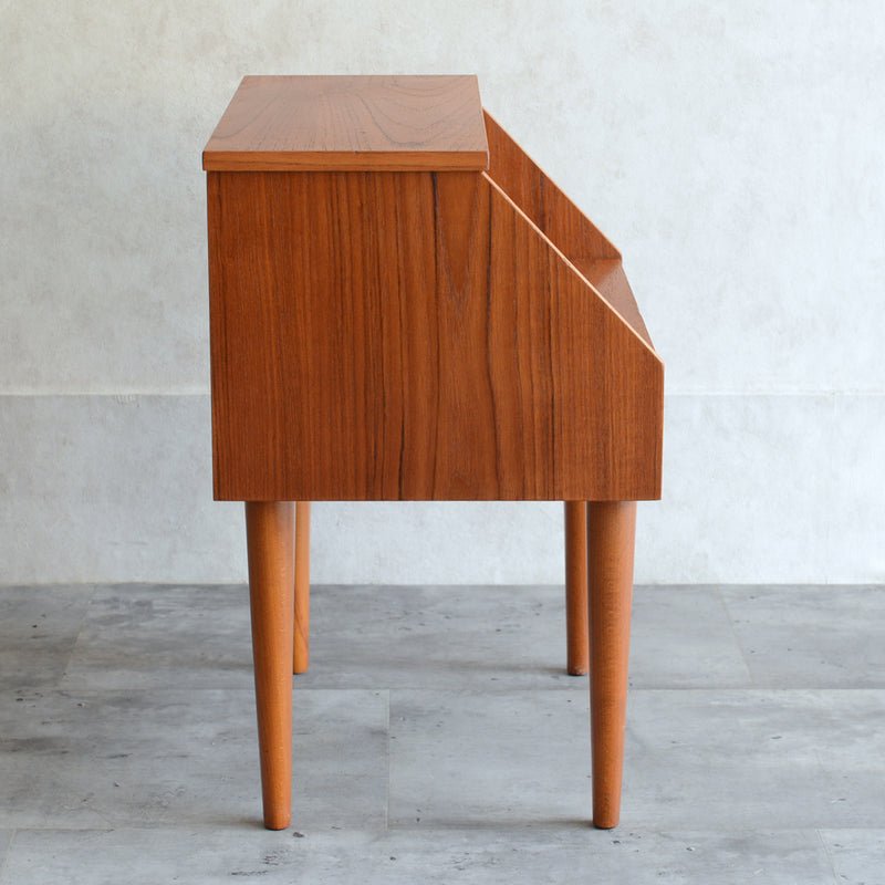 デンマーク ヴィンテージ スモールチェスト 02 オイル仕上げ サイドテーブル