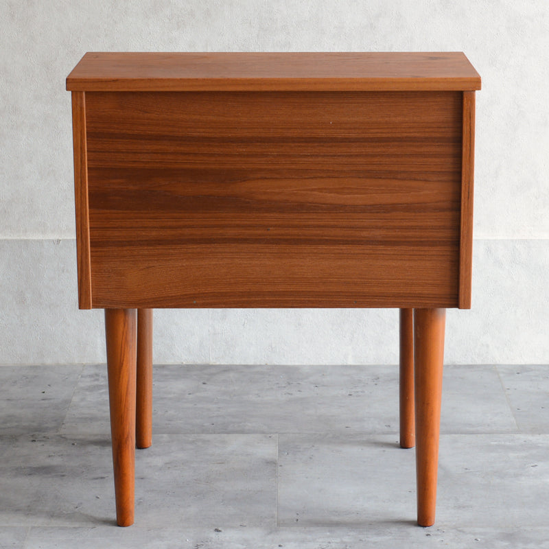 デンマーク ヴィンテージ スモールチェスト 02 オイル仕上げ サイドテーブル