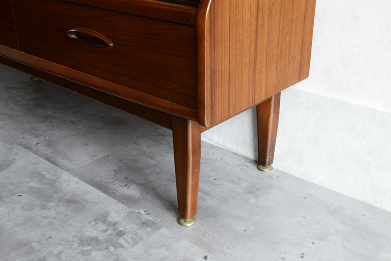 Jentique  ジェンティーク　ナロー　カップボード②