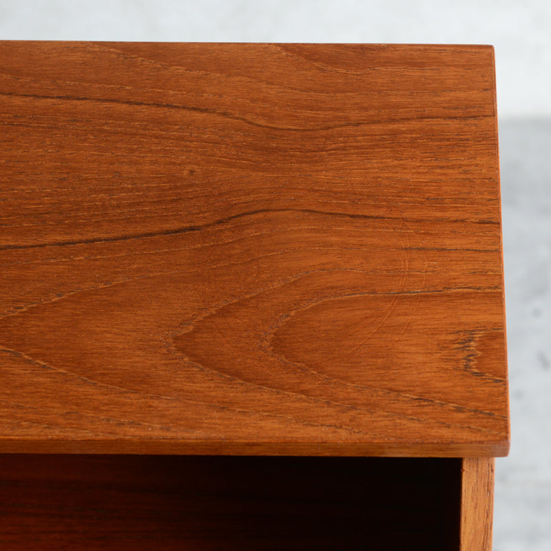 デンマーク ヴィンテージ スモールチェスト 02 オイル仕上げ サイドテーブル