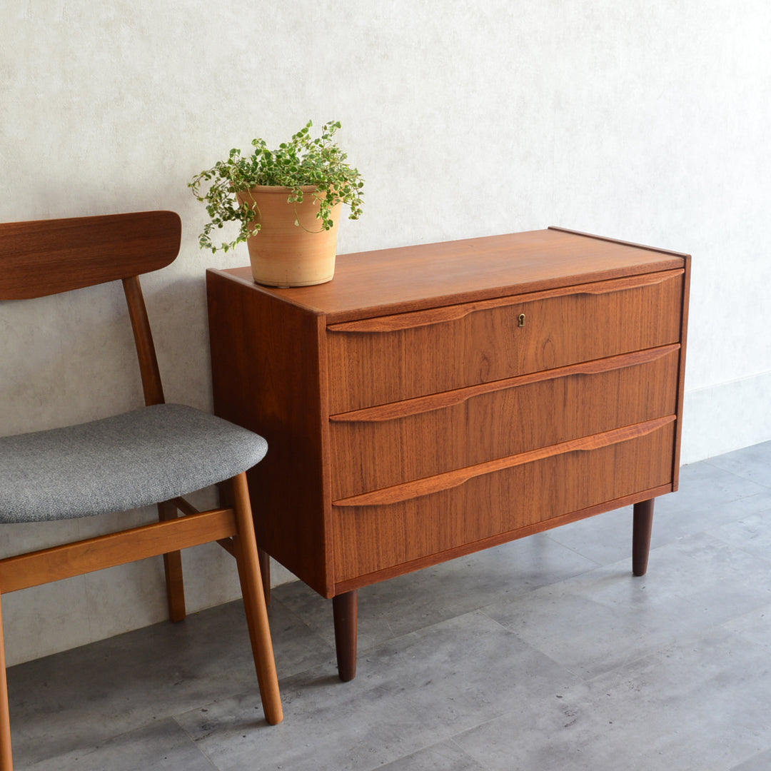 デンマークヴィンテージ  チーク３段チェスト 6-4(ウッドオイル仕上）