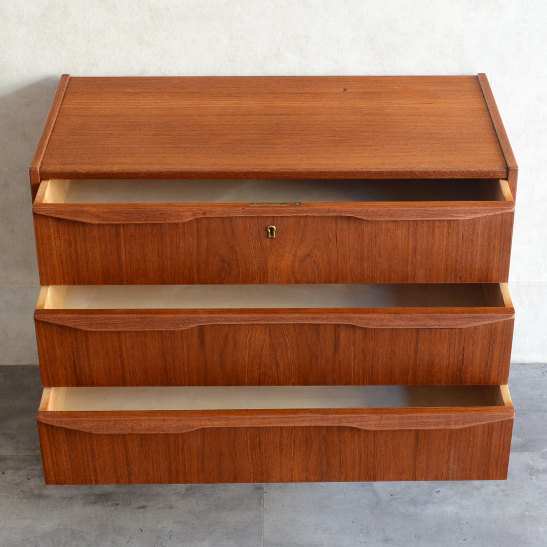 デンマークヴィンテージ  チーク３段チェスト 6-4(ウッドオイル仕上）