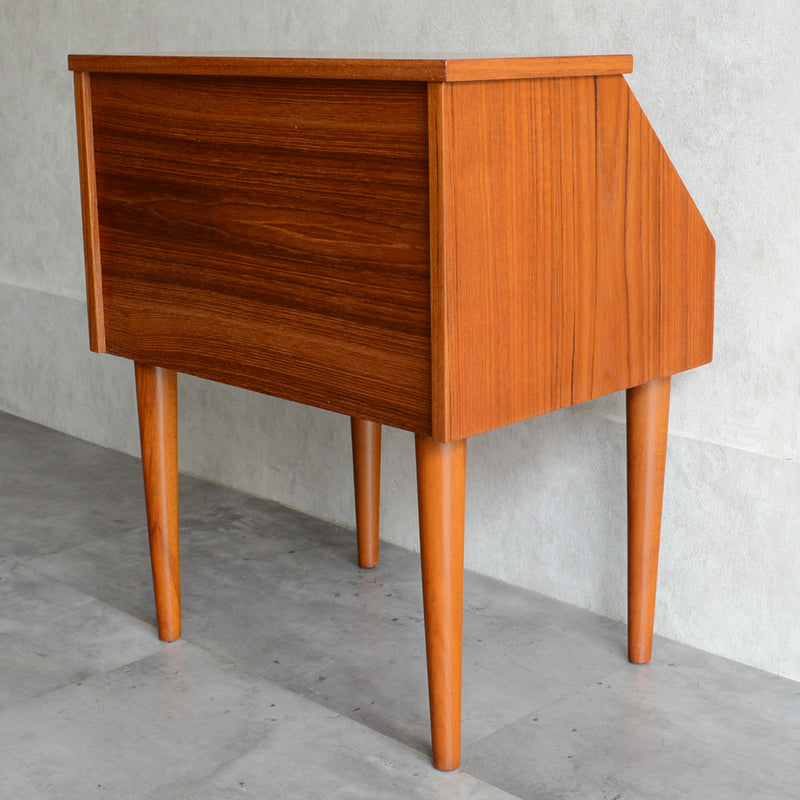 デンマーク ヴィンテージ スモールチェスト 02 オイル仕上げ サイドテーブル