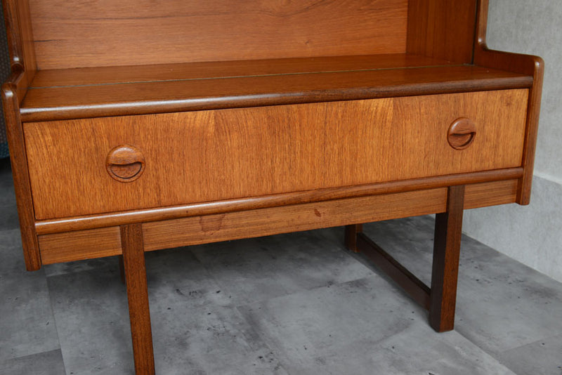 Turnidge ターニッジ　ディスプレイキャビネット　ガラス扉　チーク