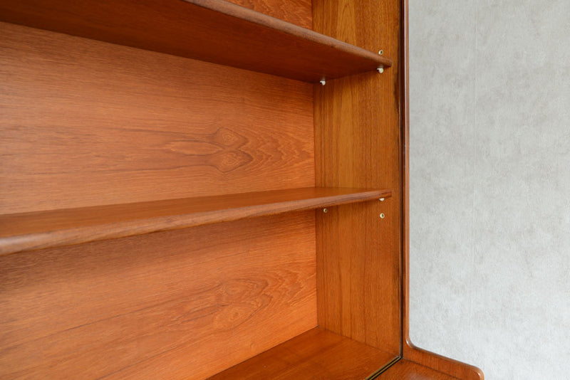 Turnidge ターニッジ　ディスプレイキャビネット　ガラス扉　チーク