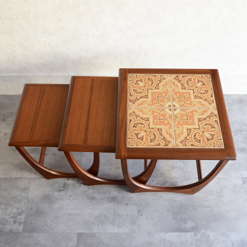 G-PLAN　ジープラン　タイルトップネストテーブル01