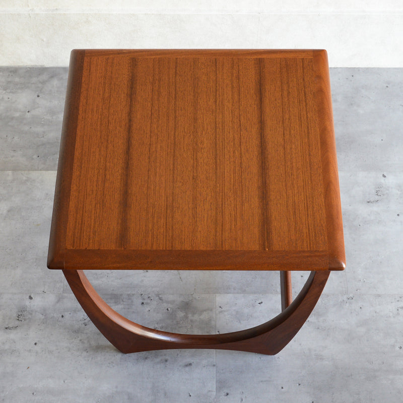 G-PLAN　ジープラン　タイルトップネストテーブル01