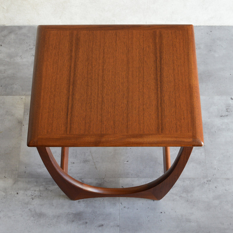 G-PLAN　ジープラン　タイルトップネストテーブル01