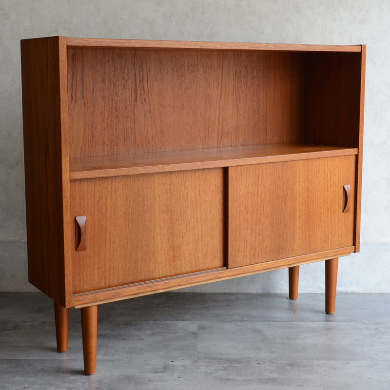 デンマーク ヴィンテージ　扉付きブックシェルフ（ウッドオイル仕上）