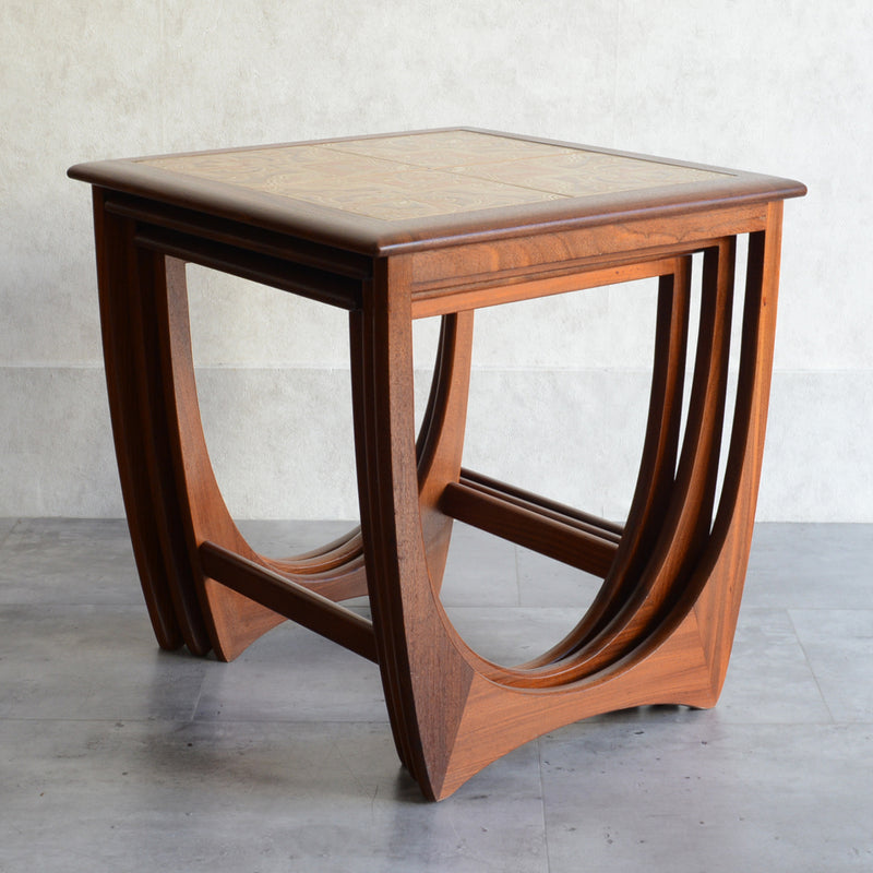 G-PLAN　ジープラン　タイルトップネストテーブル01