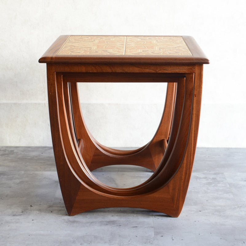 G-PLAN　ジープラン　タイルトップネストテーブル01