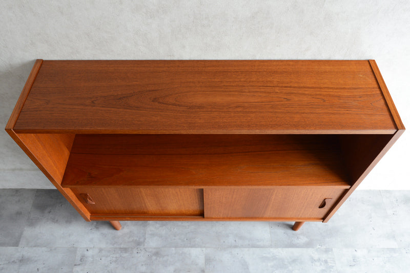 デンマーク ヴィンテージ　扉付きブックシェルフ（ウッドオイル仕上）