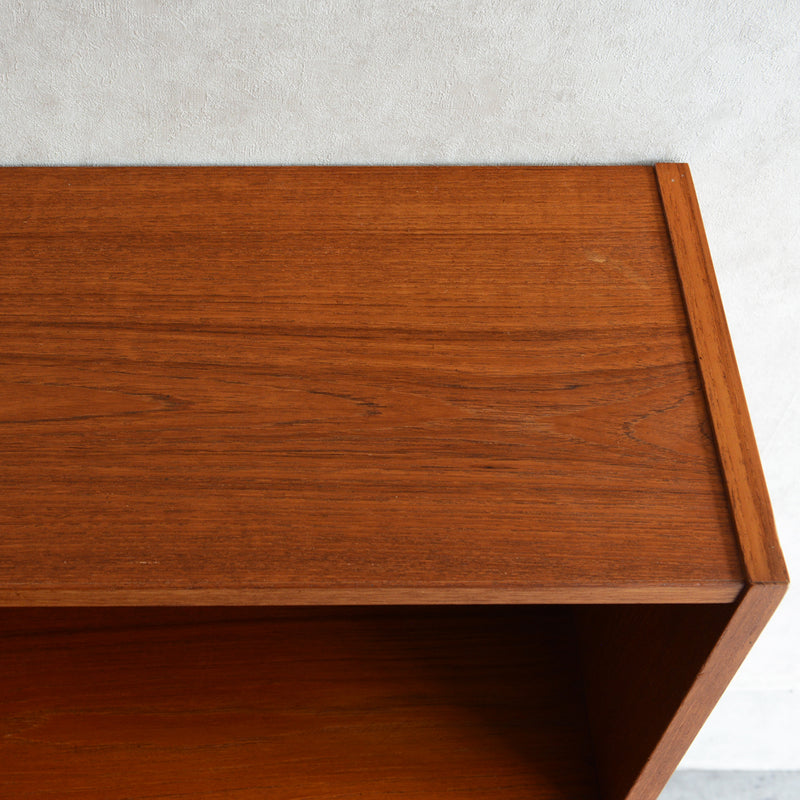 デンマーク ヴィンテージ　扉付きブックシェルフ（ウッドオイル仕上）