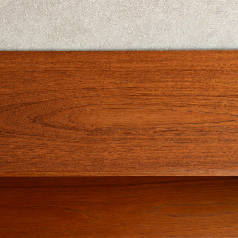 デンマーク ヴィンテージ　扉付きブックシェルフ（ウッドオイル仕上）