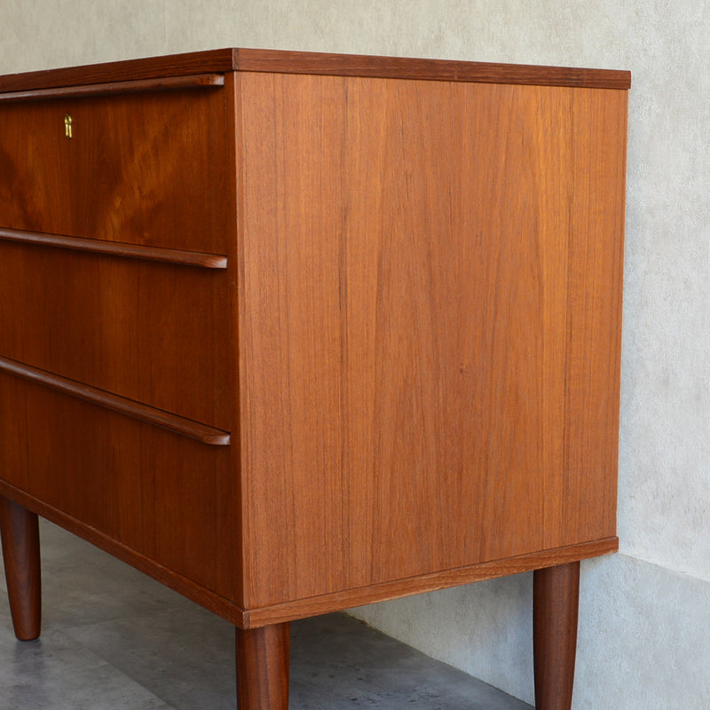 デンマークヴィンテージ　チーク3段チェスト　6-5