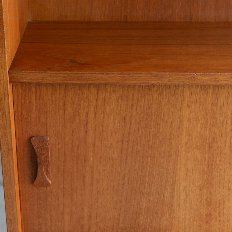 デンマーク ヴィンテージ　扉付きブックシェルフ（ウッドオイル仕上）