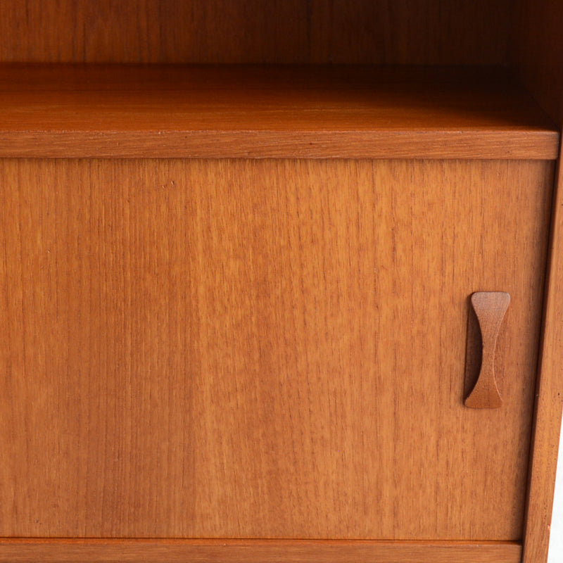 デンマーク ヴィンテージ　扉付きブックシェルフ（ウッドオイル仕上）