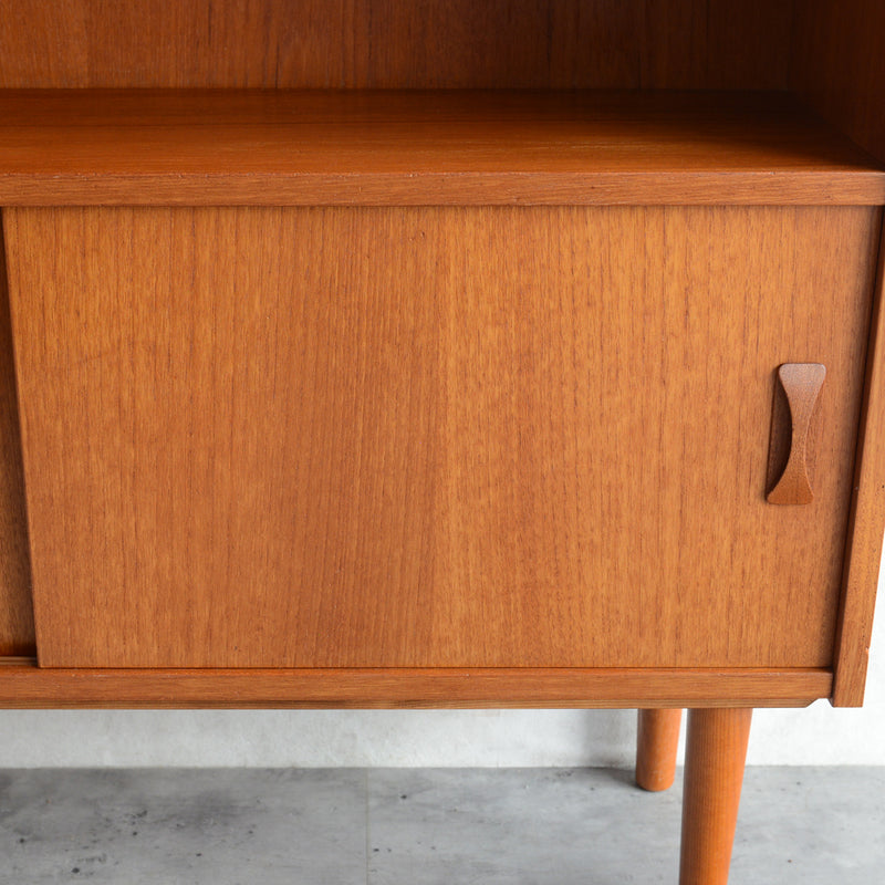 デンマーク ヴィンテージ　扉付きブックシェルフ（ウッドオイル仕上）