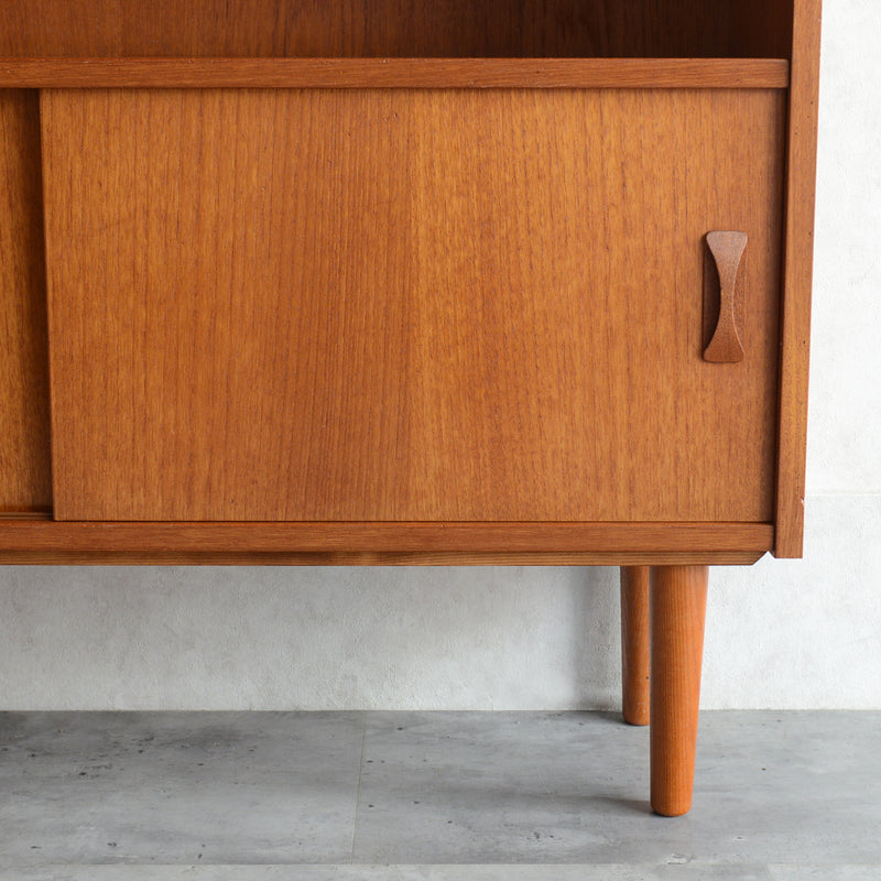 デンマーク ヴィンテージ　扉付きブックシェルフ（ウッドオイル仕上）