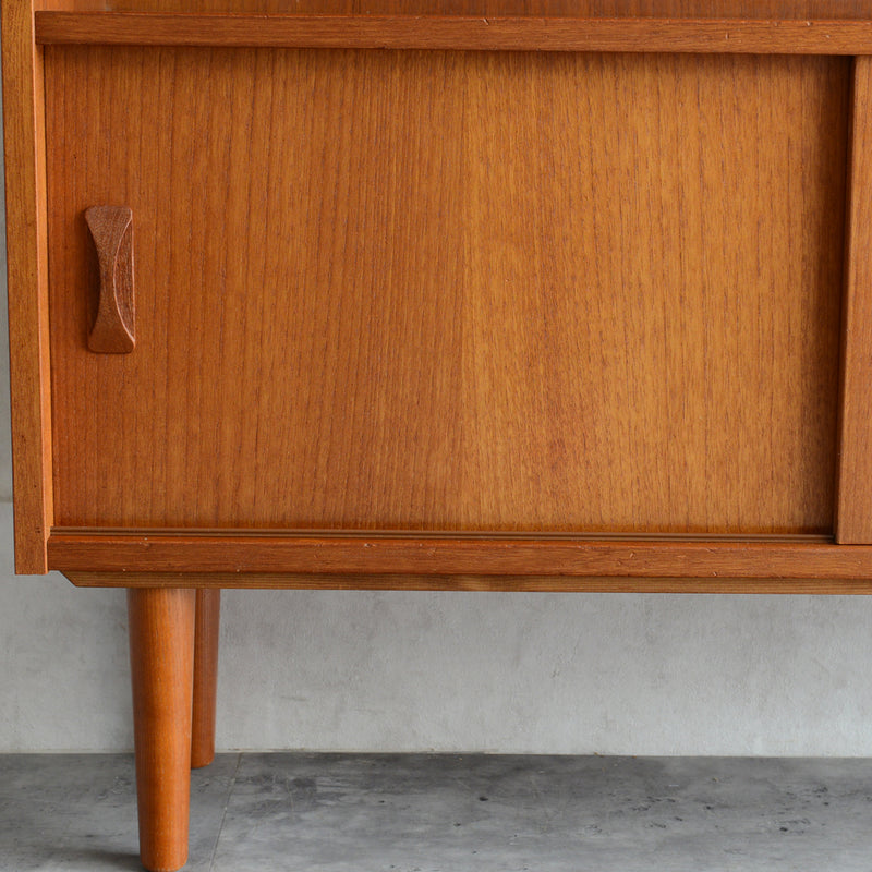 デンマーク ヴィンテージ　扉付きブックシェルフ（ウッドオイル仕上）