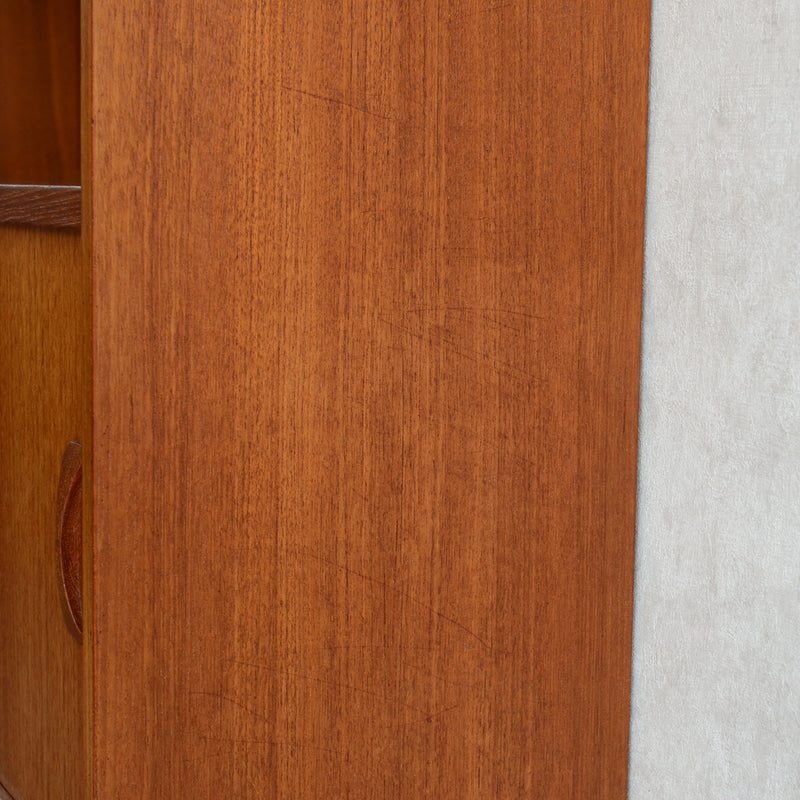 デンマーク ヴィンテージ　扉付きブックシェルフ（ウッドオイル仕上）