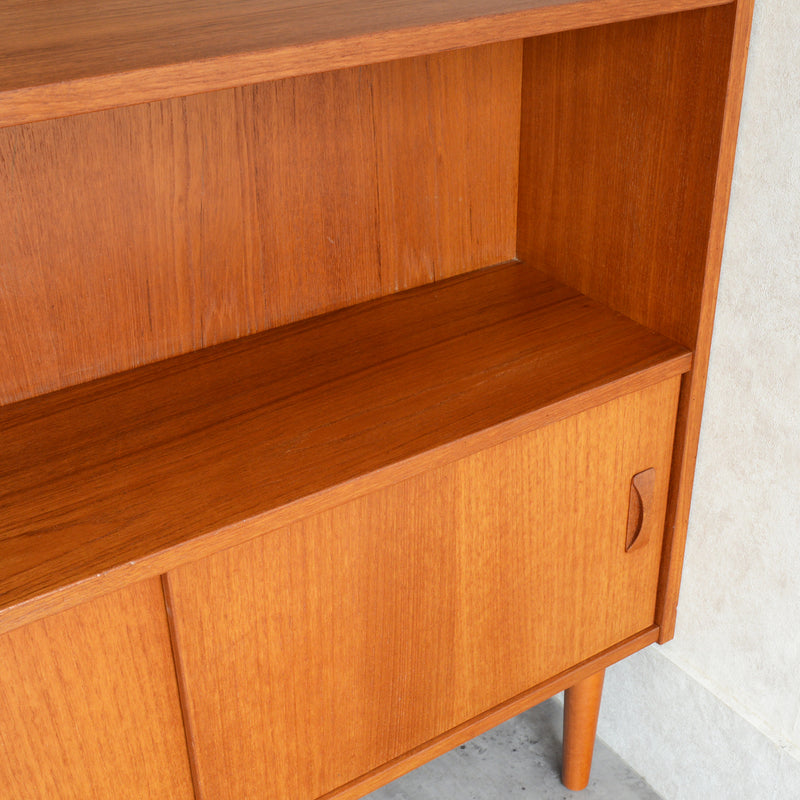 デンマーク ヴィンテージ　扉付きブックシェルフ（ウッドオイル仕上）