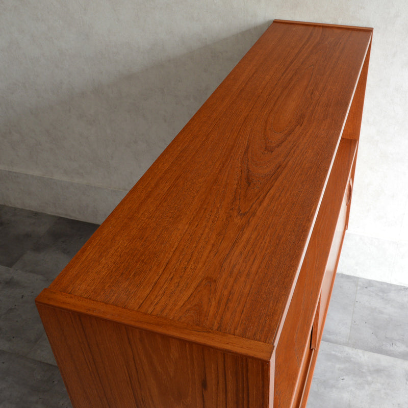 デンマーク ヴィンテージ　扉付きブックシェルフ（ウッドオイル仕上）