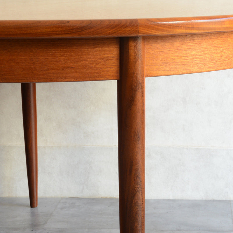 G-PLAN ジープラン　エクステンション ラウンドテーブル73 （天板剥離再塗装済）