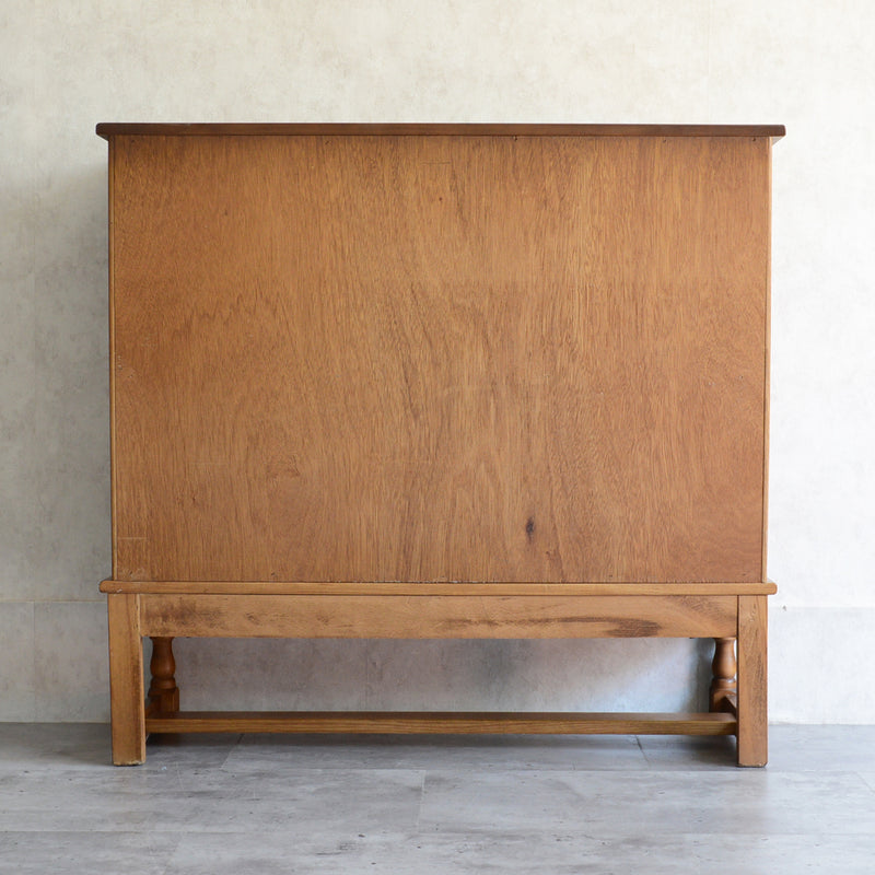 クラシック   ガラスキャビネット02