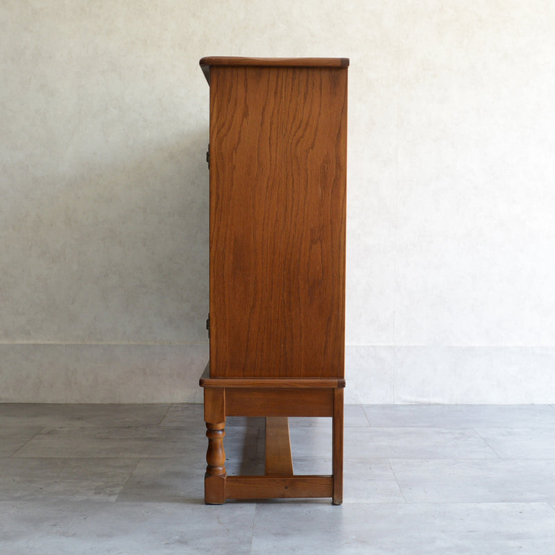 クラシック   ガラスキャビネット02