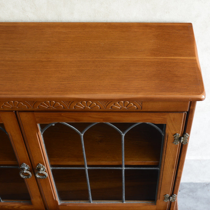 クラシック   ガラスキャビネット02