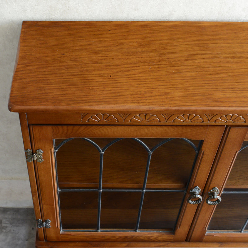 クラシック   ガラスキャビネット02