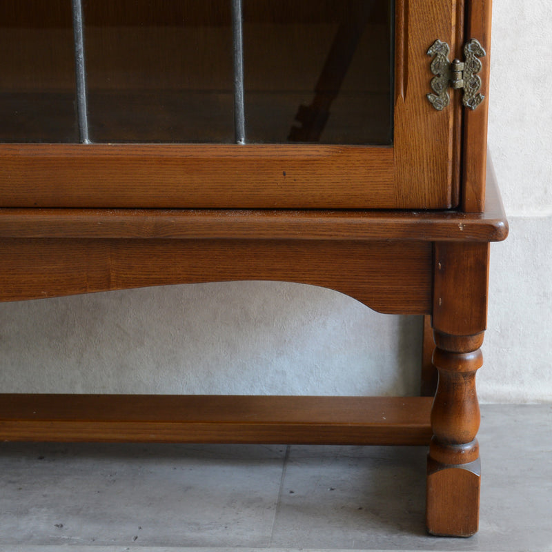 クラシック   ガラスキャビネット02