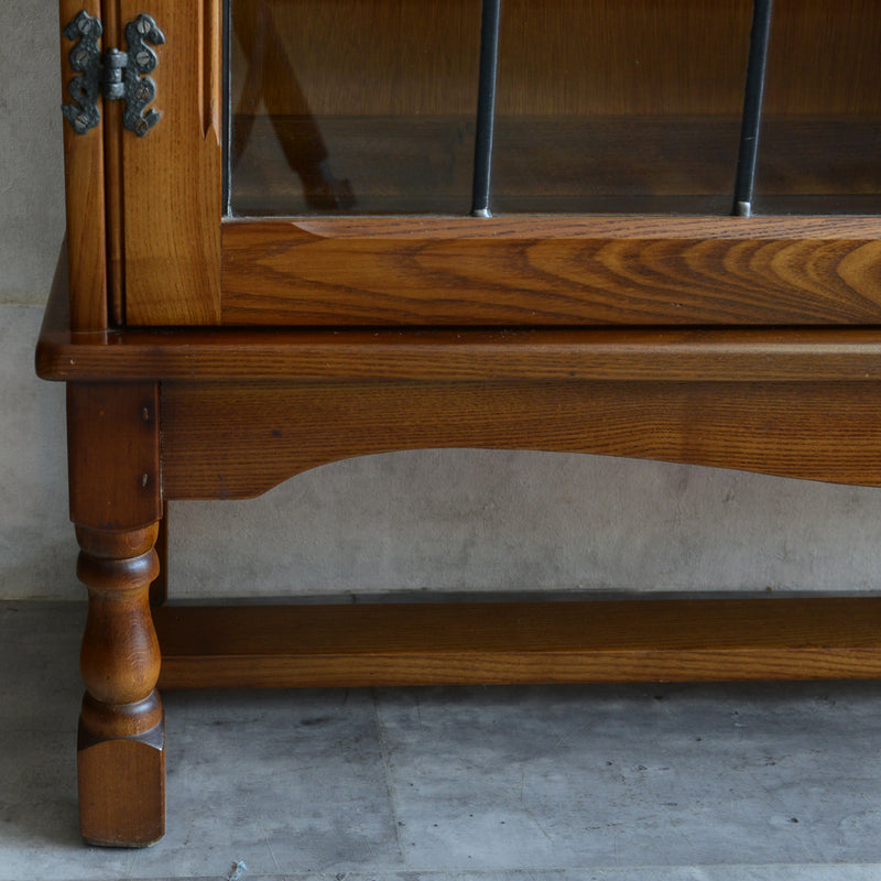 クラシック   ガラスキャビネット02