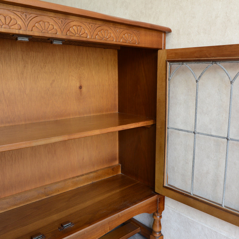 クラシック   ガラスキャビネット02