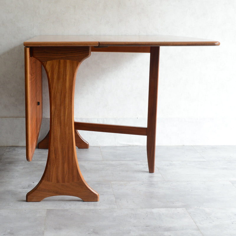 G-PLANジープラン　ゲートレッグ　エクステンションダイニングテーブル04