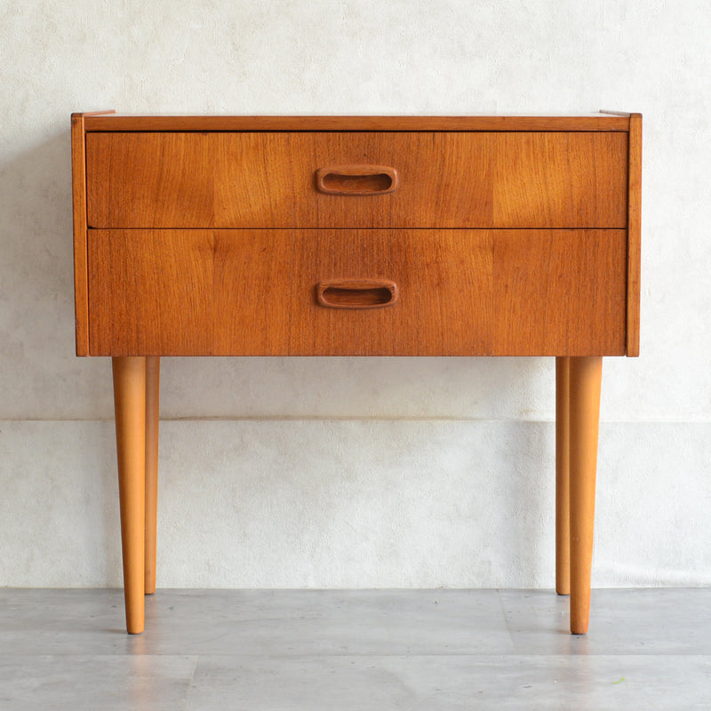 スウェーデンヴィンテージ　2段チェスト4-07