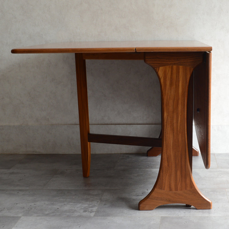 G-PLANジープラン　ゲートレッグ　エクステンションダイニングテーブル04