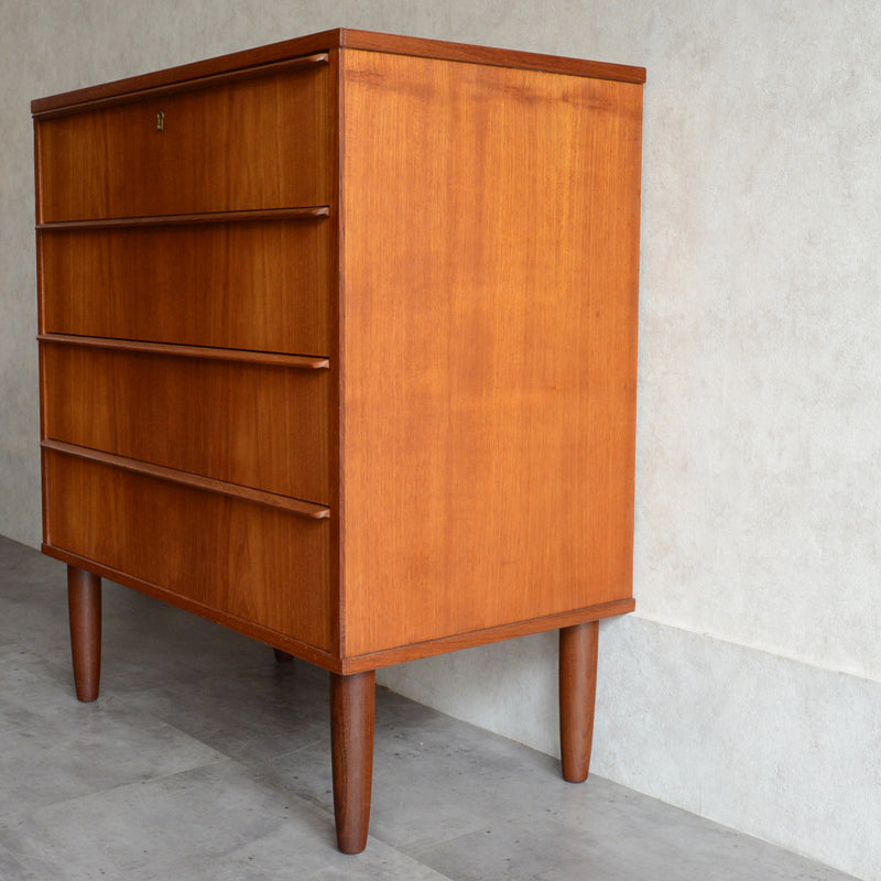 デンマークヴィンテージ  チークチェスト6-3(4段）鍵付 (ウッドオイル仕上）