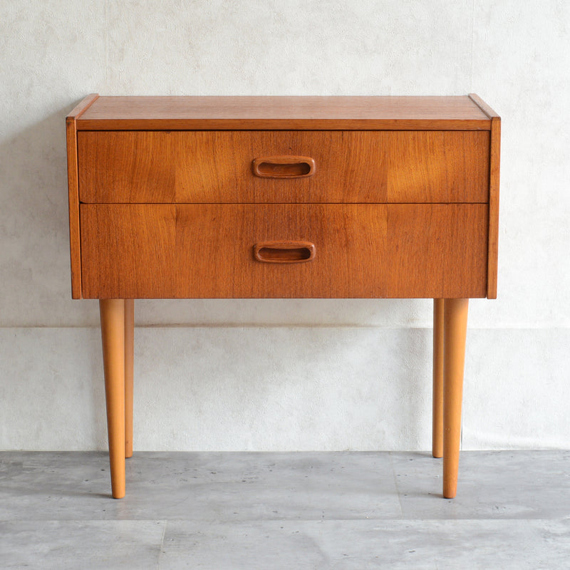 スウェーデンヴィンテージ　2段チェスト4-07