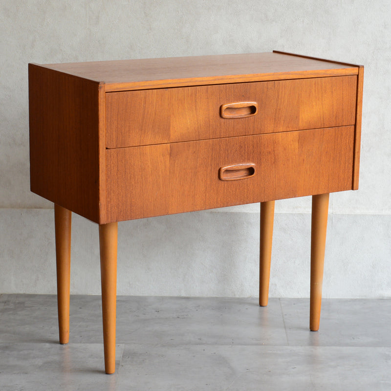 スウェーデンヴィンテージ　2段チェスト4-07